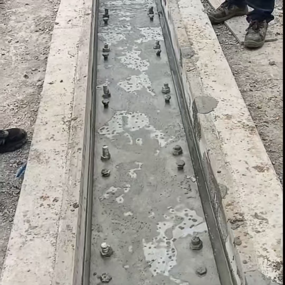 钦南港口码头起重机龙门吊重型机械设备稳固用早强快凝轨道胶泥